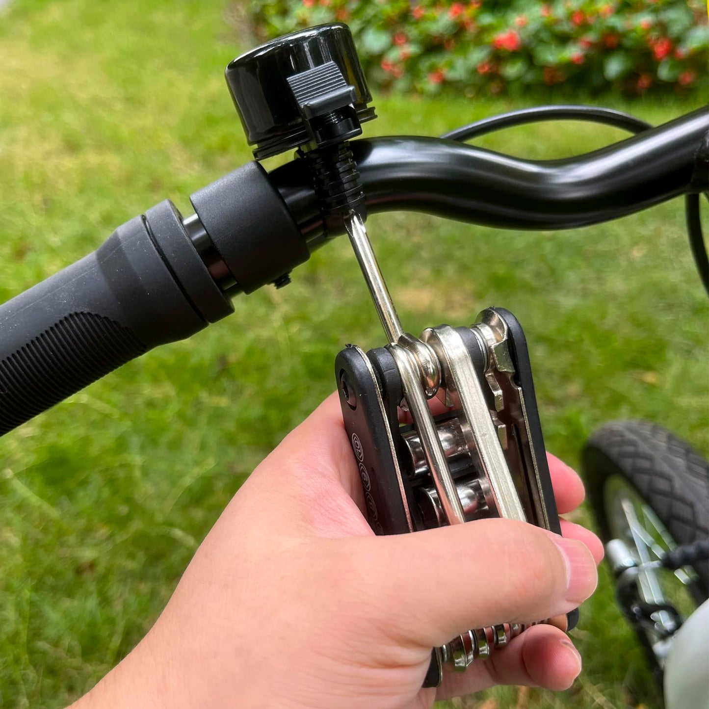 Kitbest Fahrrad Reparaturset, Fahrrad Werkzeugset Reparatursatz mit 16-in-1 Fahrrad Multitool, Fahrrad Werkzeug Reparaturset Flickzeug Set Fahrradwerkzeug multitool werkzeug für Unterwegs